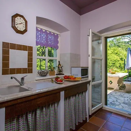 Beautiful Splendida With Pool In Porec Montizana