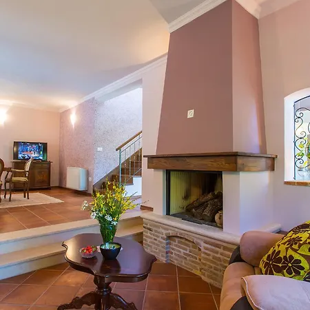 Beautiful Splendida With Pool In Porec Villa