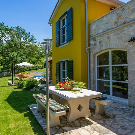 Beautiful Splendida With Pool In Porec Villa Montizana